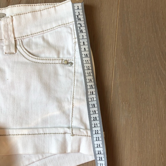 White jeans shorts - Picture 6 of 6